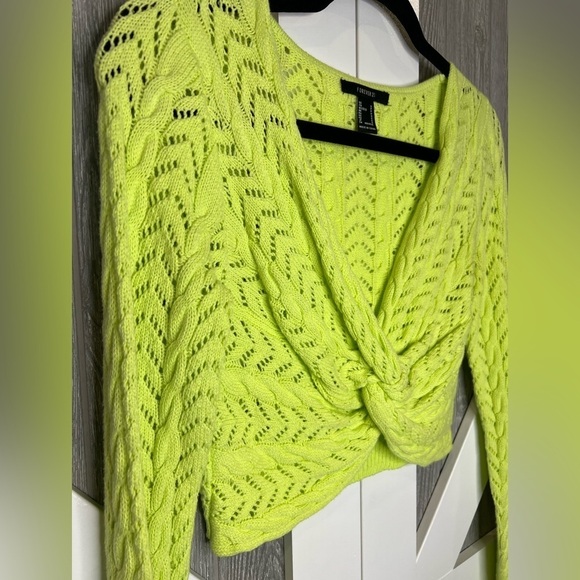 B13.22 FOREVER 21 Crop-Top Sweater, Cable knit, Lite Lime Green. - Picture 3 of 4